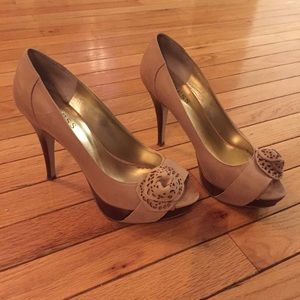 Nude/Tan Guess 4.5in Heals